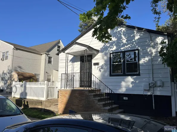 150 Windsor St, Kearny, NJ 07032