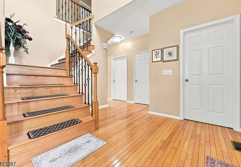 17 Grant Way — Photo 6