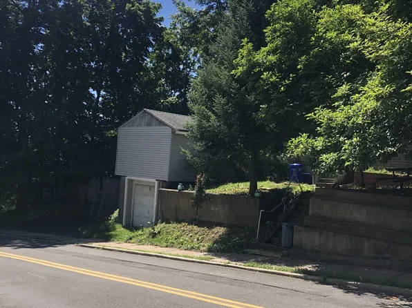 27 Linwood Ave, Emerson, NJ 07630