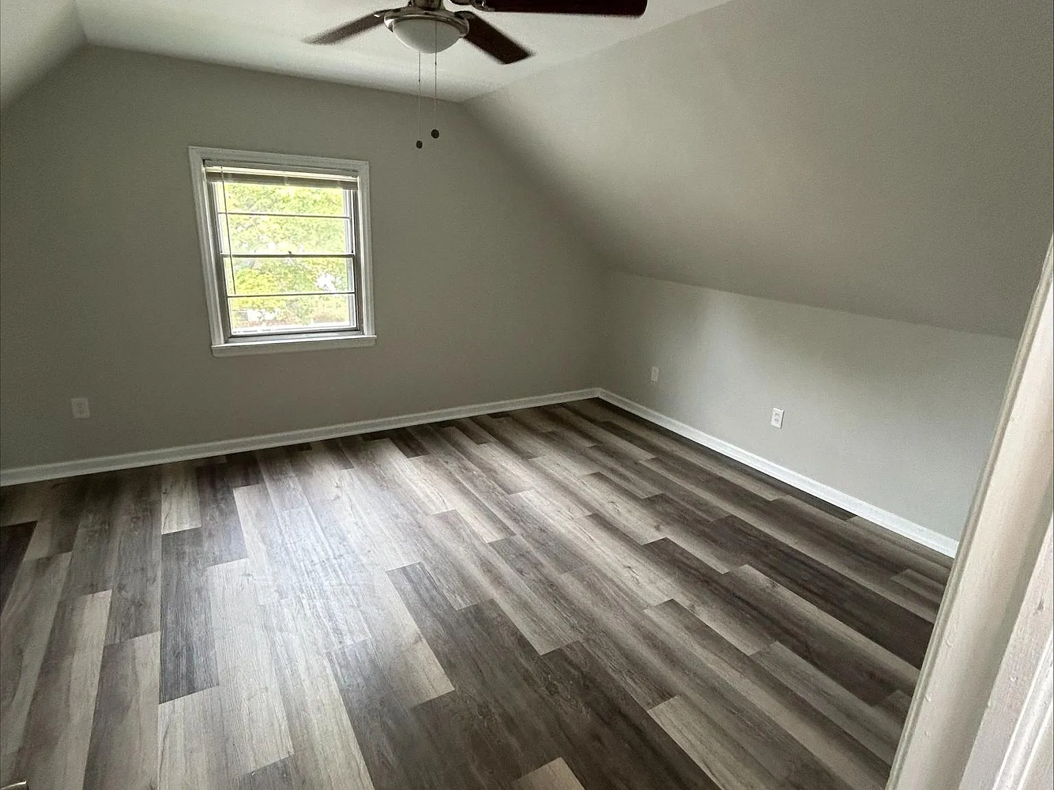 4 bed, 1155 sqft, $2,375 — Photo 3