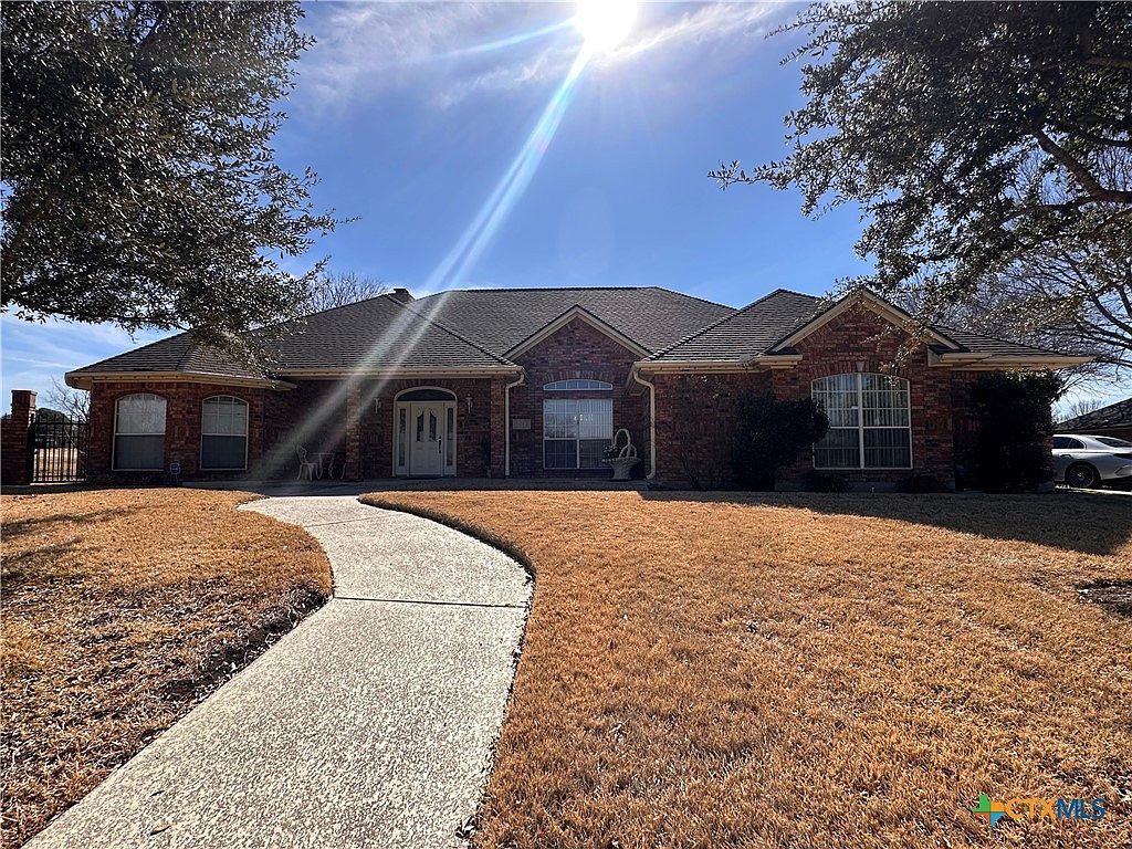 5012 Lakeshore Dr