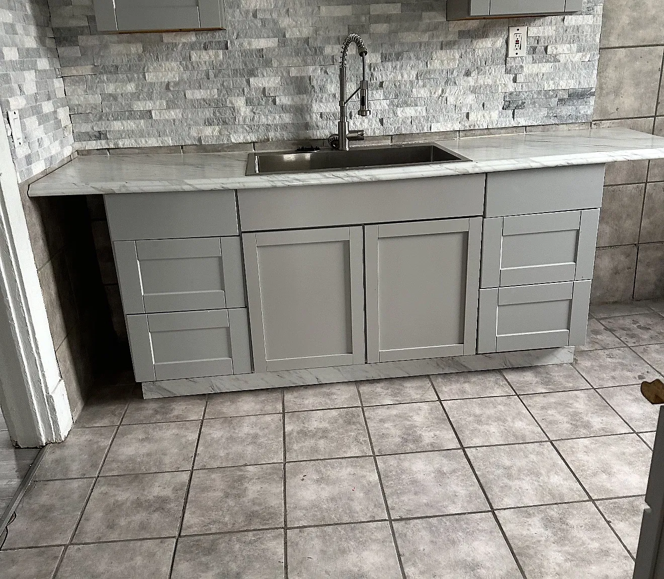 3 bed, 1200 sqft, $1,050 — Photo 2