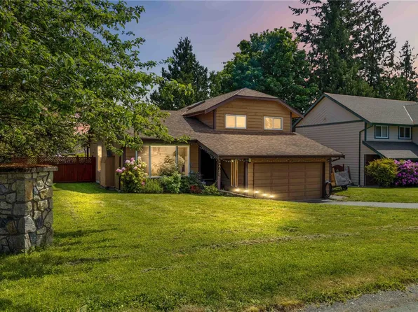 7725 Azurene Pl, Central Saanich, BC V8M 1T1