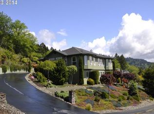 805 Riviera Ct, Brookings, OR 97415