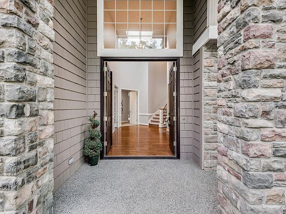 3rd image of 25757 SE 31st Pl