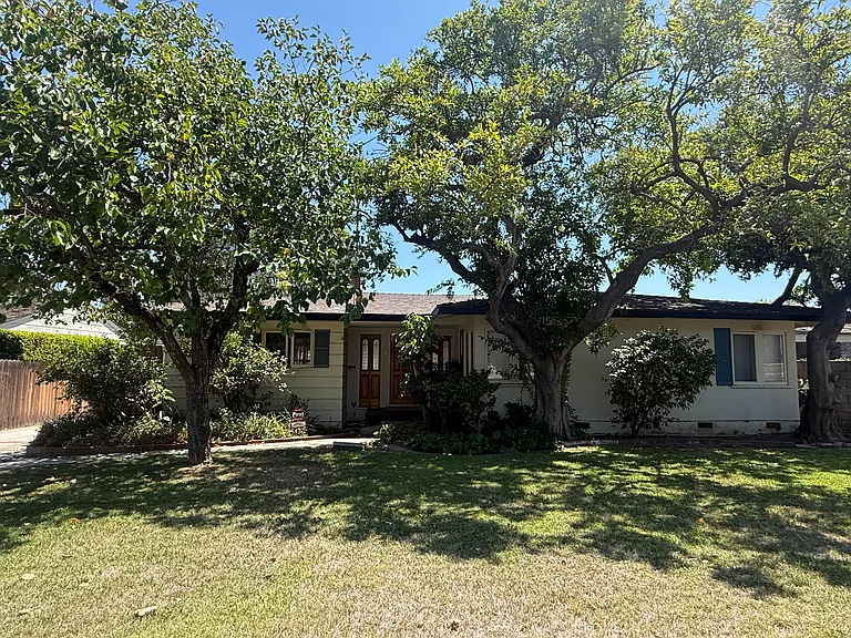 2930 Sheffield Rd — Photo 1