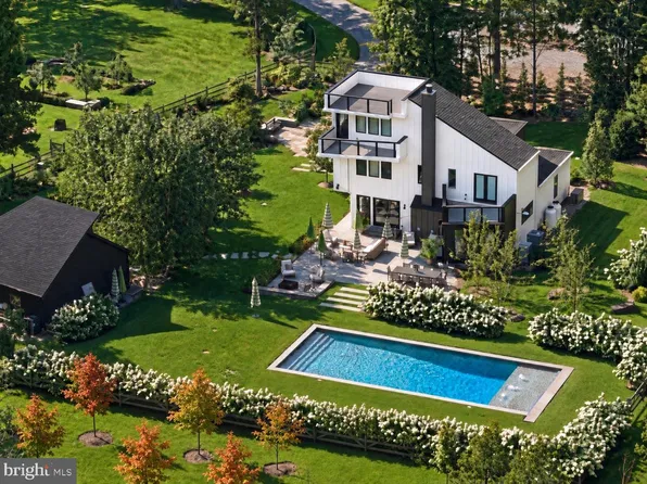 7 Picnic Grove Rd, Frenchtown, NJ 08825