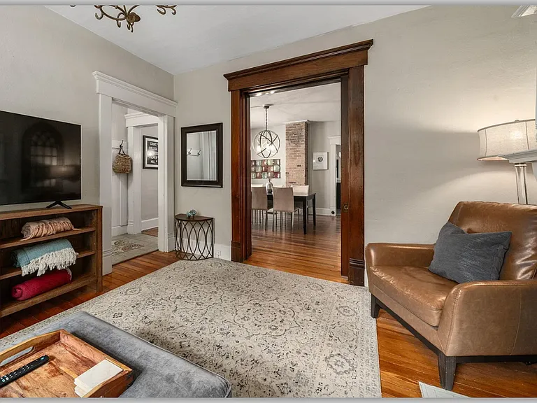 336 E Kossuth St — Photo 3