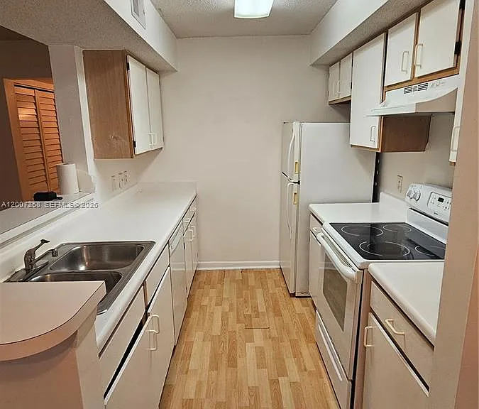 815 W Boynton Beach Blvd #14-102 — Photo 10