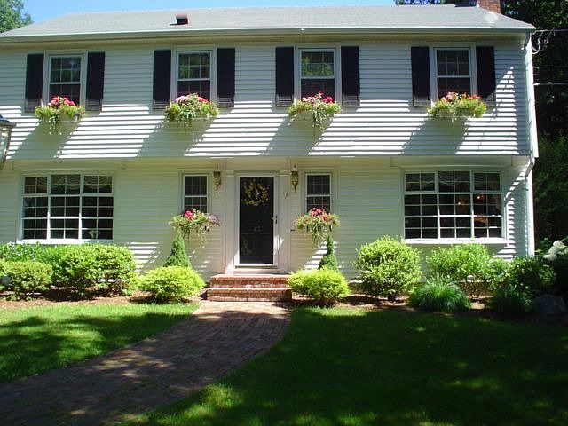 Updated Beautiful Country Home