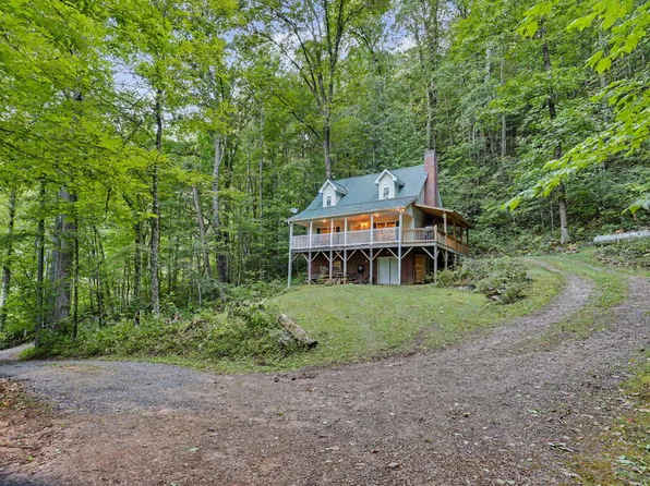 3155 Goshen Rd, Franklin, NC 28734