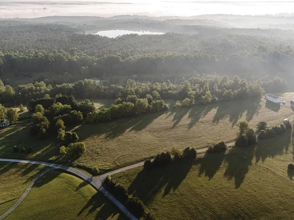 1 Boatwright Ln, New Canton, VA 23123