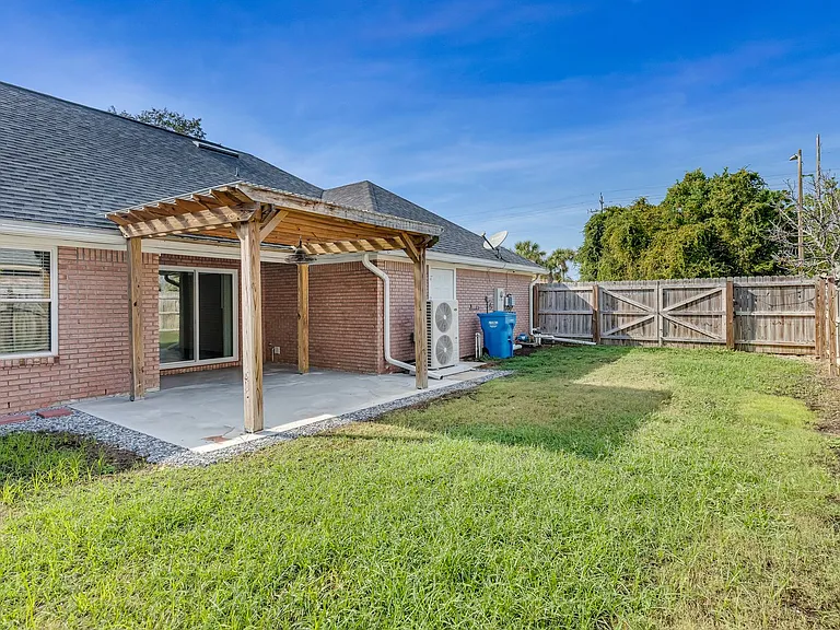 10008 Calle De Palencia — Photo 47