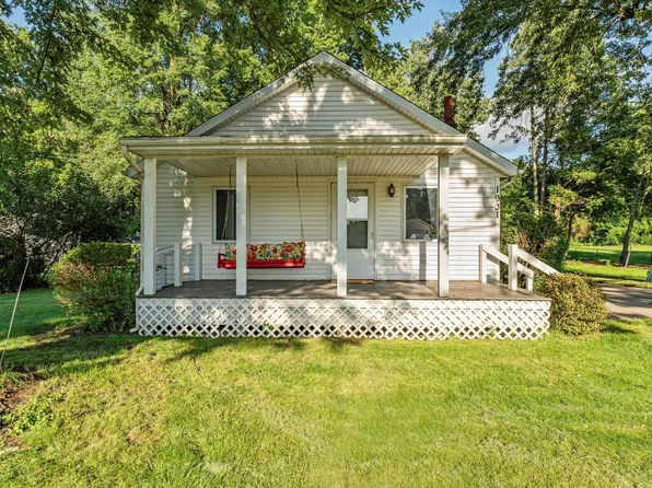 1931 River Bluff St, Niles, MI 49120