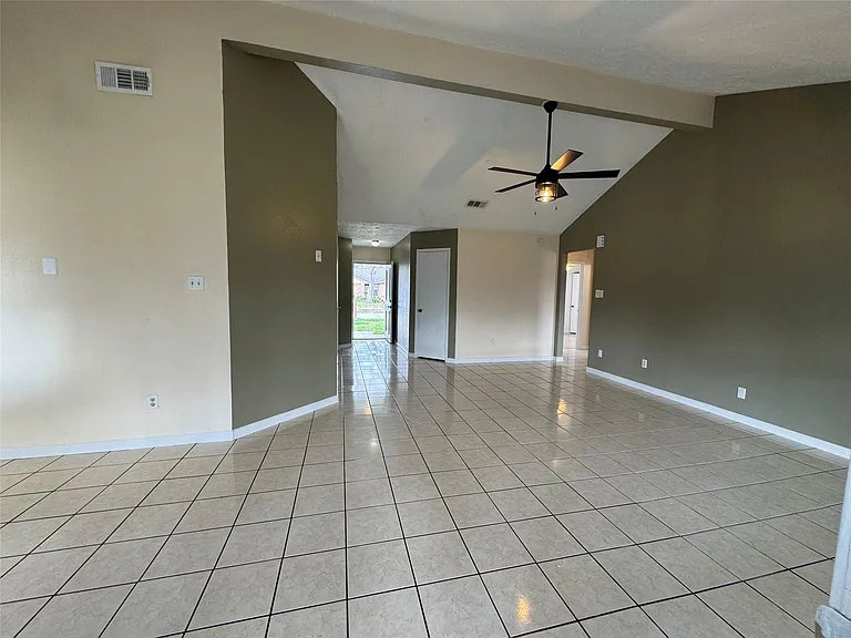 4703 Rivertree Ln — Photo 5