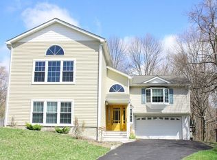 13 Sage Rd, Pawling, NY 12564