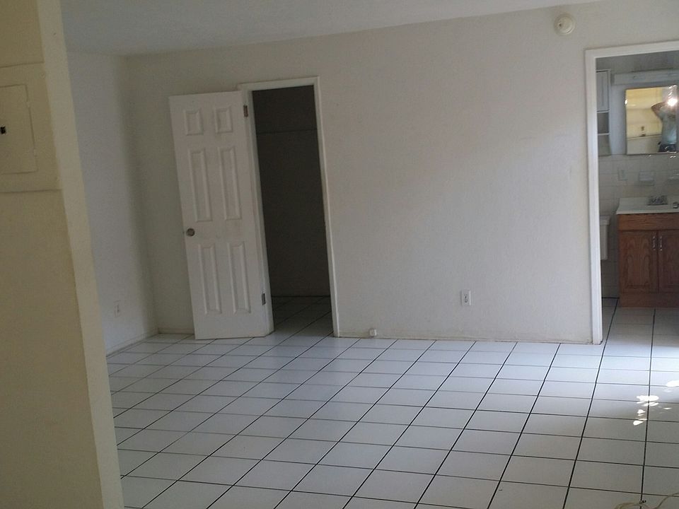 1st image of 1103 SW 15th Ave APT 4