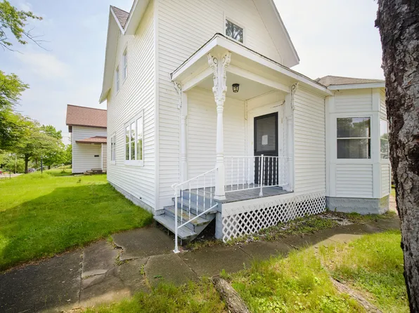 703 Hopkins St, Manistee, MI 49660