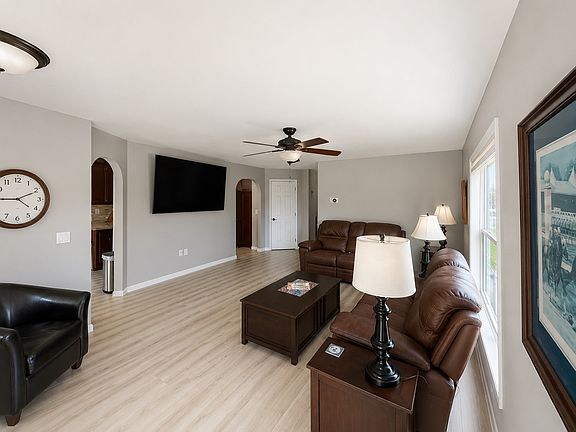 3rd image of 9 Hathorn St