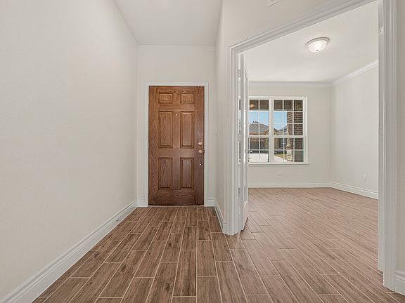 4th image of 2272 Bellewood Ln