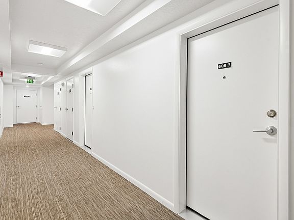 3rd image of 1032 E 400 S APT 608B