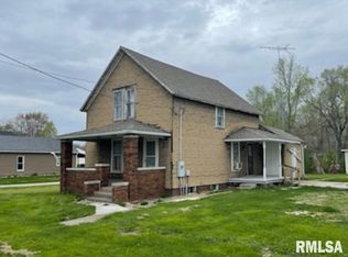 406 W McLean St, Colchester, IL 62326
