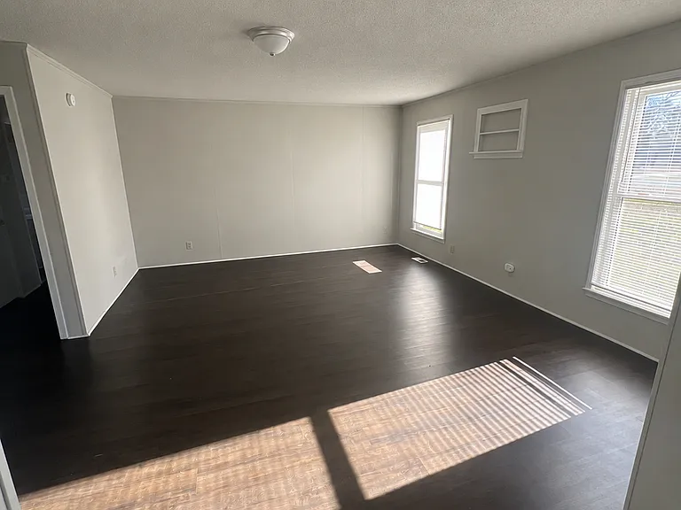 5606 Agner Dr #B — Photo 3