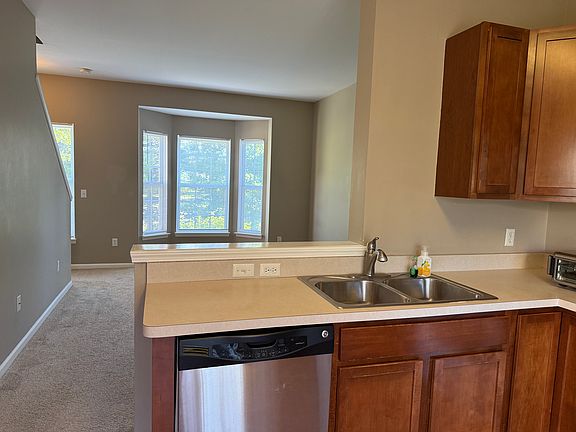 5th image of 44721 Ellery Ln