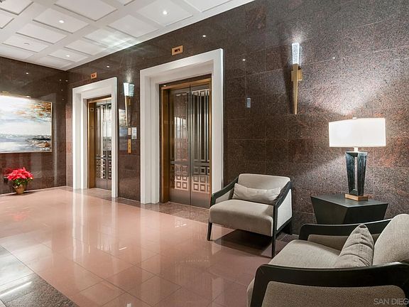 4th image of 100 Harbor Dr Unit 2104