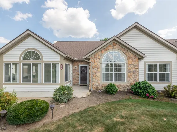504 Crossings Cir, Tallmadge, OH 44278