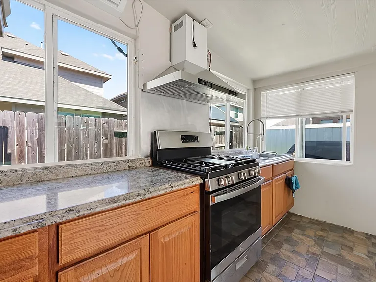 7631 Granite Terrace Ln — Photo 14