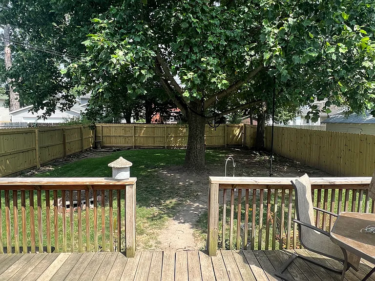 74 Linden Ave — Photo 3