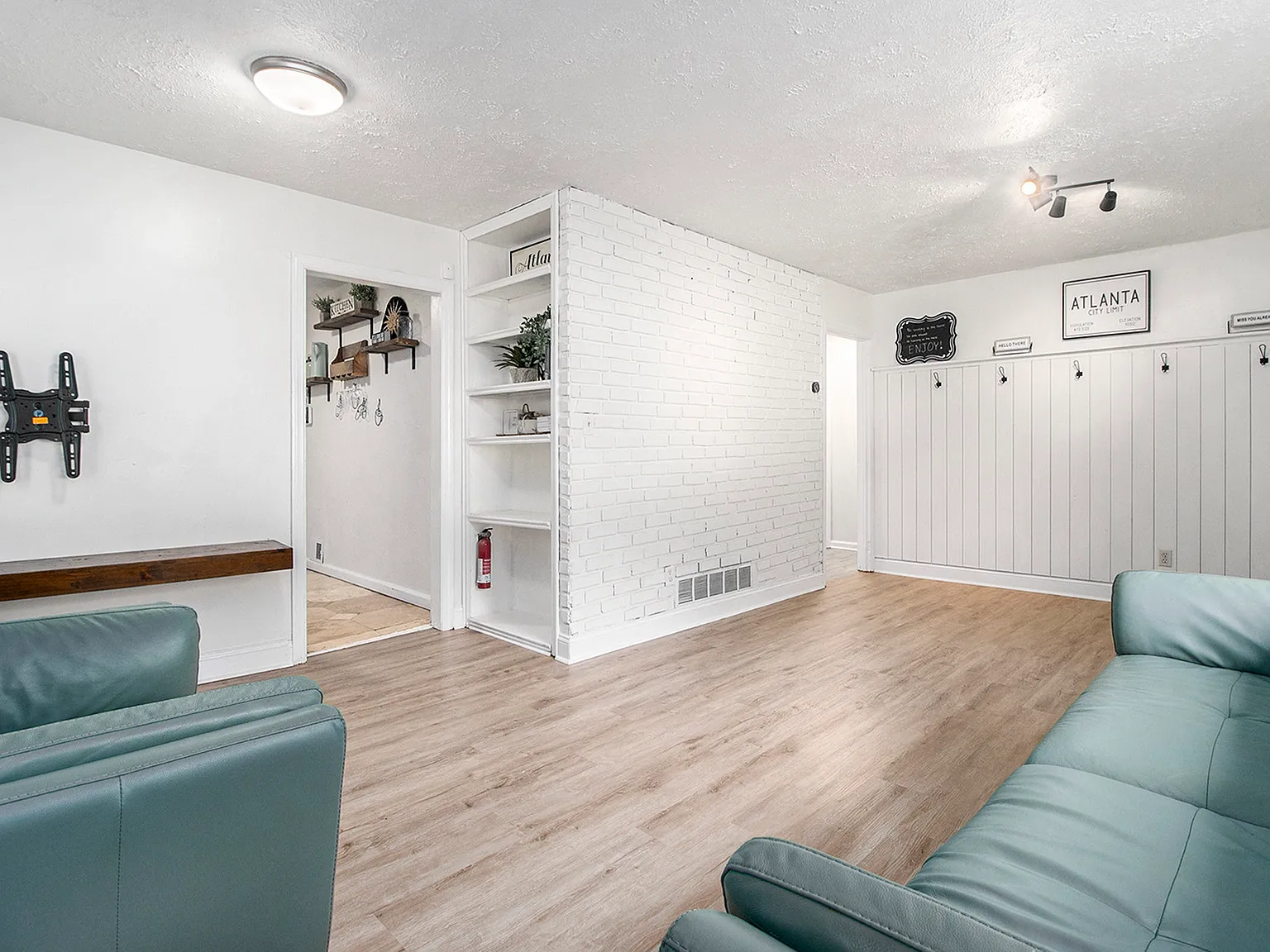 2506 Barge Rd SW — Photo 4