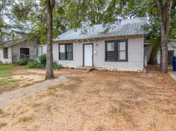 1703 10th St, Brownwood, TX 76801