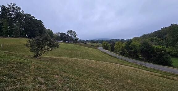 3rd image of 1763 Pendleton Rd