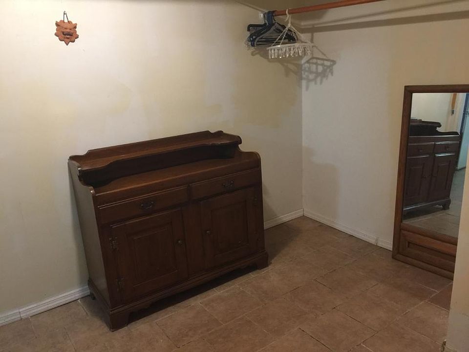 2nd image of 8909 75th Ave
