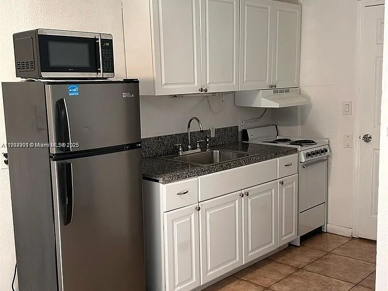 2019 Fletcher Street - 2 — Photo 15