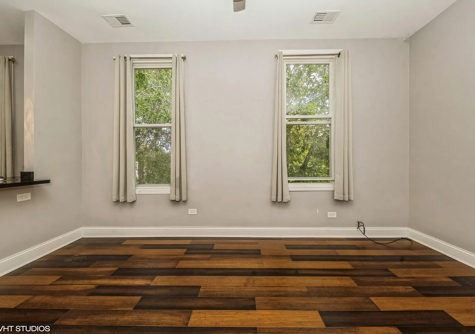 2 bed, 900 sqft, $1,700 — Photo 2