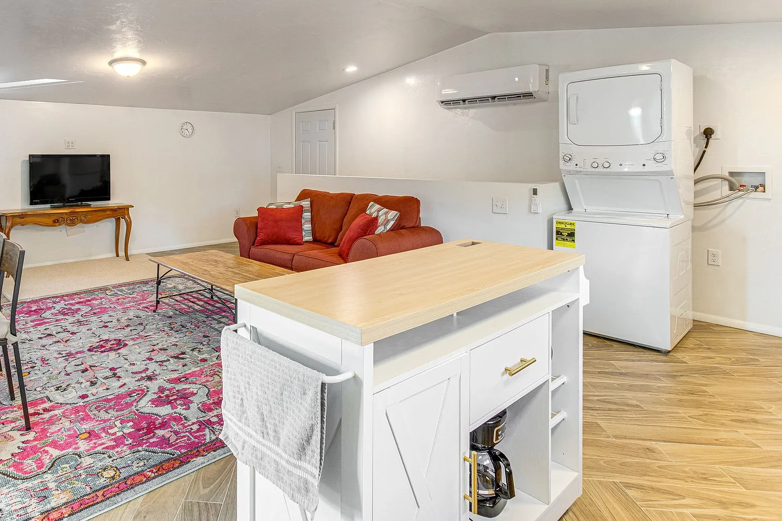 1 bed, 1.0 bath, 990 sqft, $2,661 — Photo 4