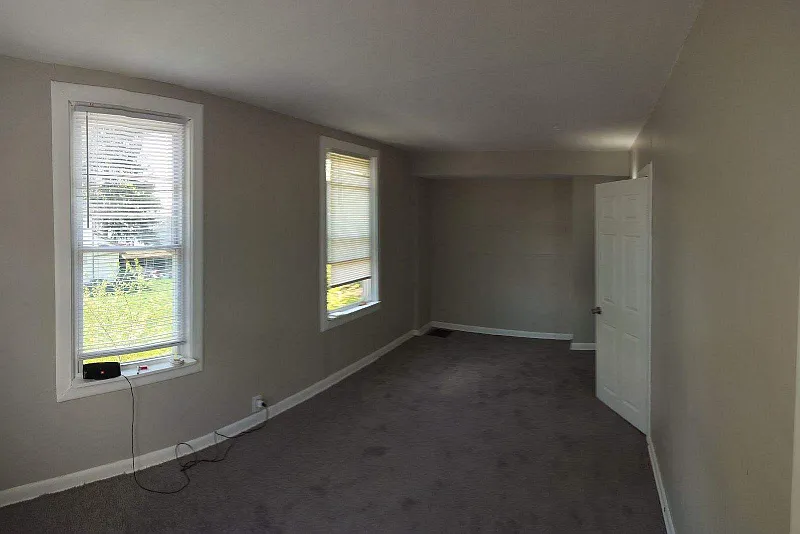 2 bed, 1200 sqft, $985 — Photo 2