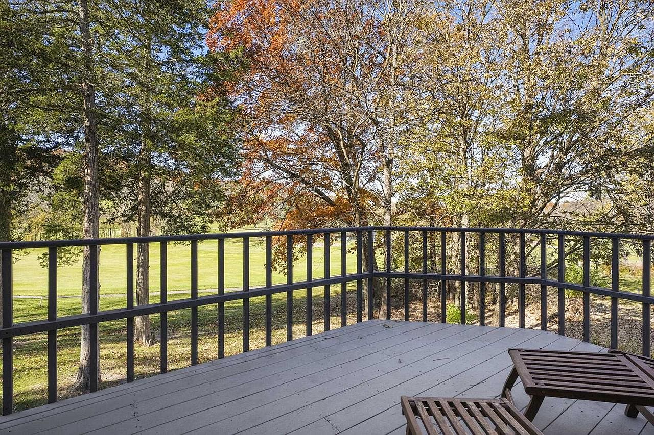 106 Aspen Glen Drive