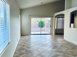 10700 E English Woods Rd, Tucson, AZ 85748