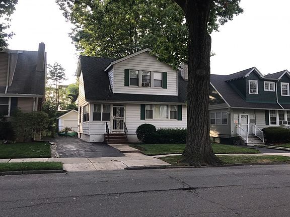3rd image of 177 Oak St