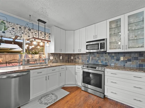 2917 Potomac Dr, Garland, TX 75042