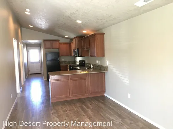 62025 Nates Pl, Bend, OR 97701