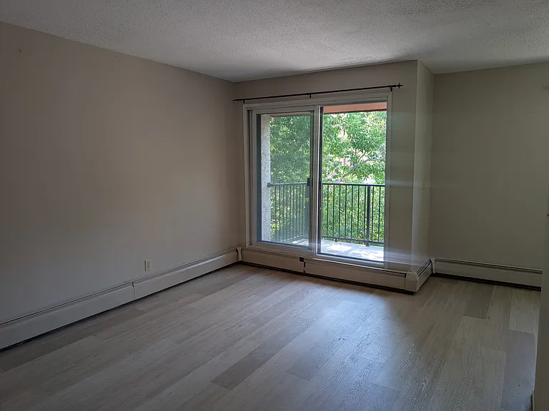 6-707 3rd Ave NW #6 — Photo 4