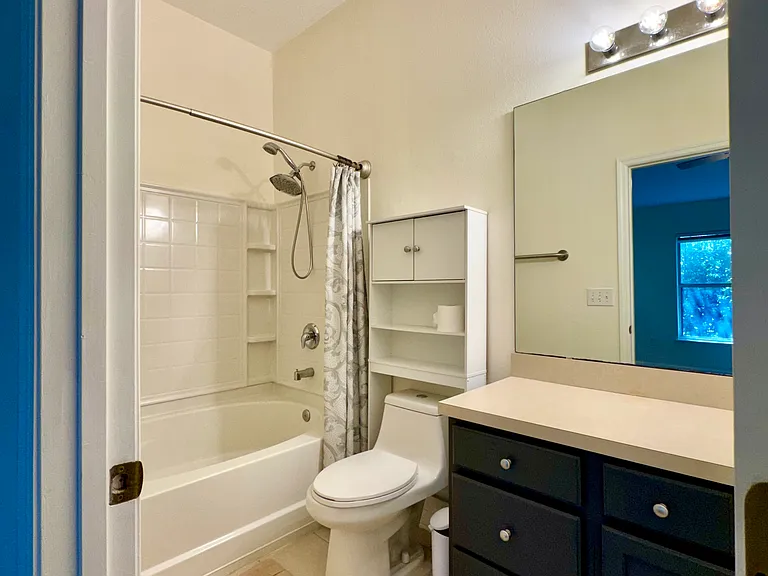 6212 High Tide Blvd — Photo 10