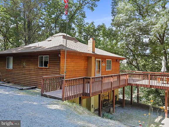 2nd image of 557 Lake Dr