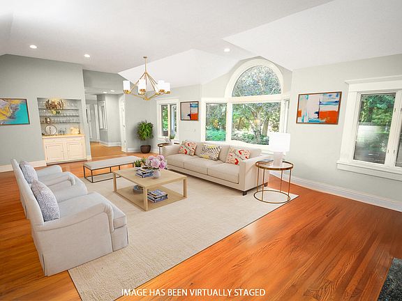 3rd image of 8290 Holt Ave