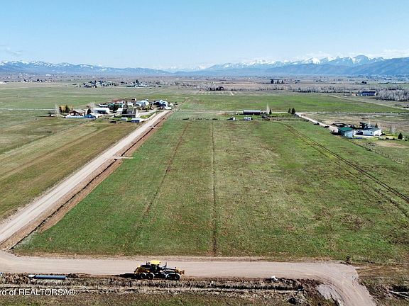 5th image of 7 Harmony Ln